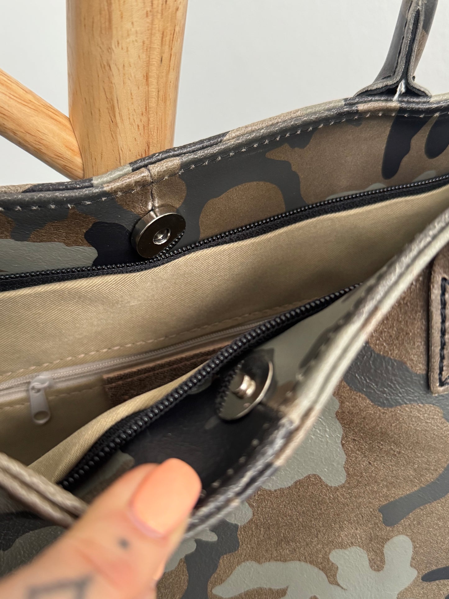 Shopper // CAMOUFLAGE