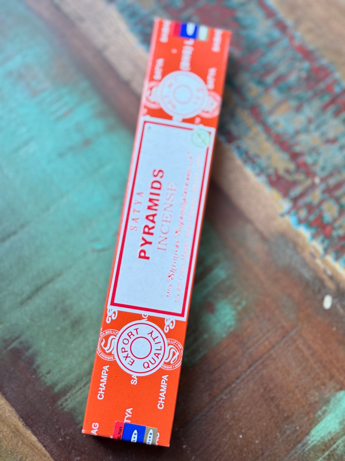 Räucherstäbchen // PYRAMIDS