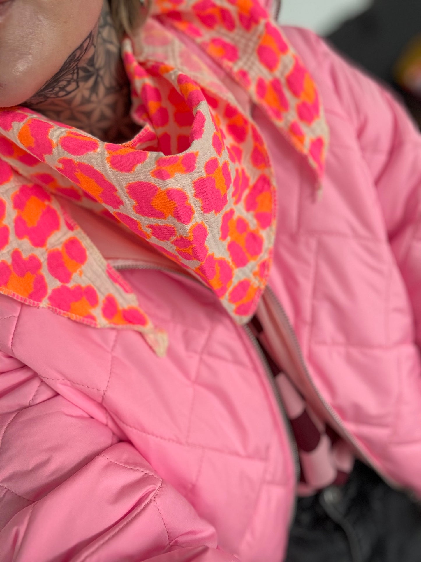 Dreieckstuch // LEO NEON PINK