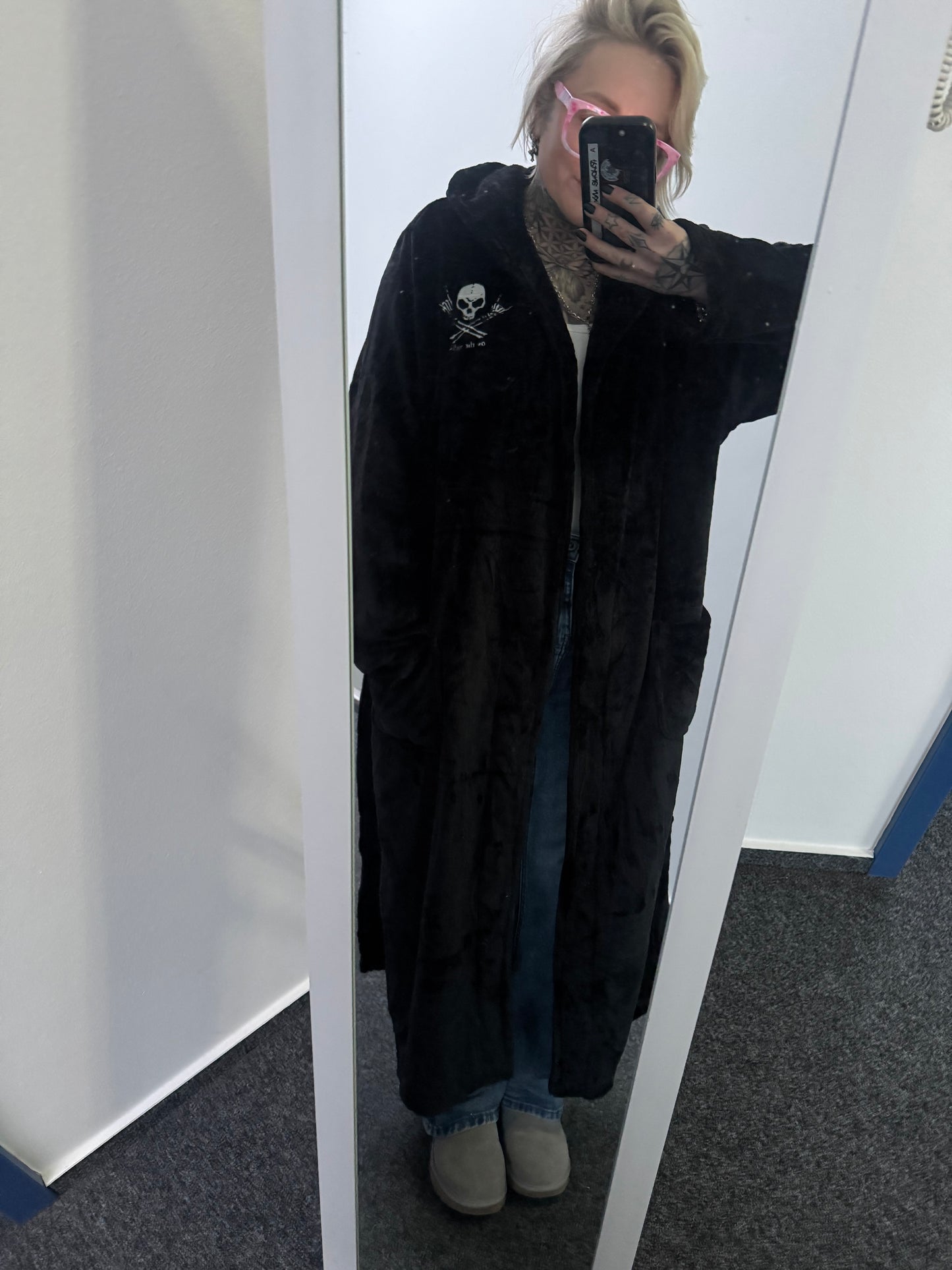 Bademantel // ONTHEROCKS BLACK