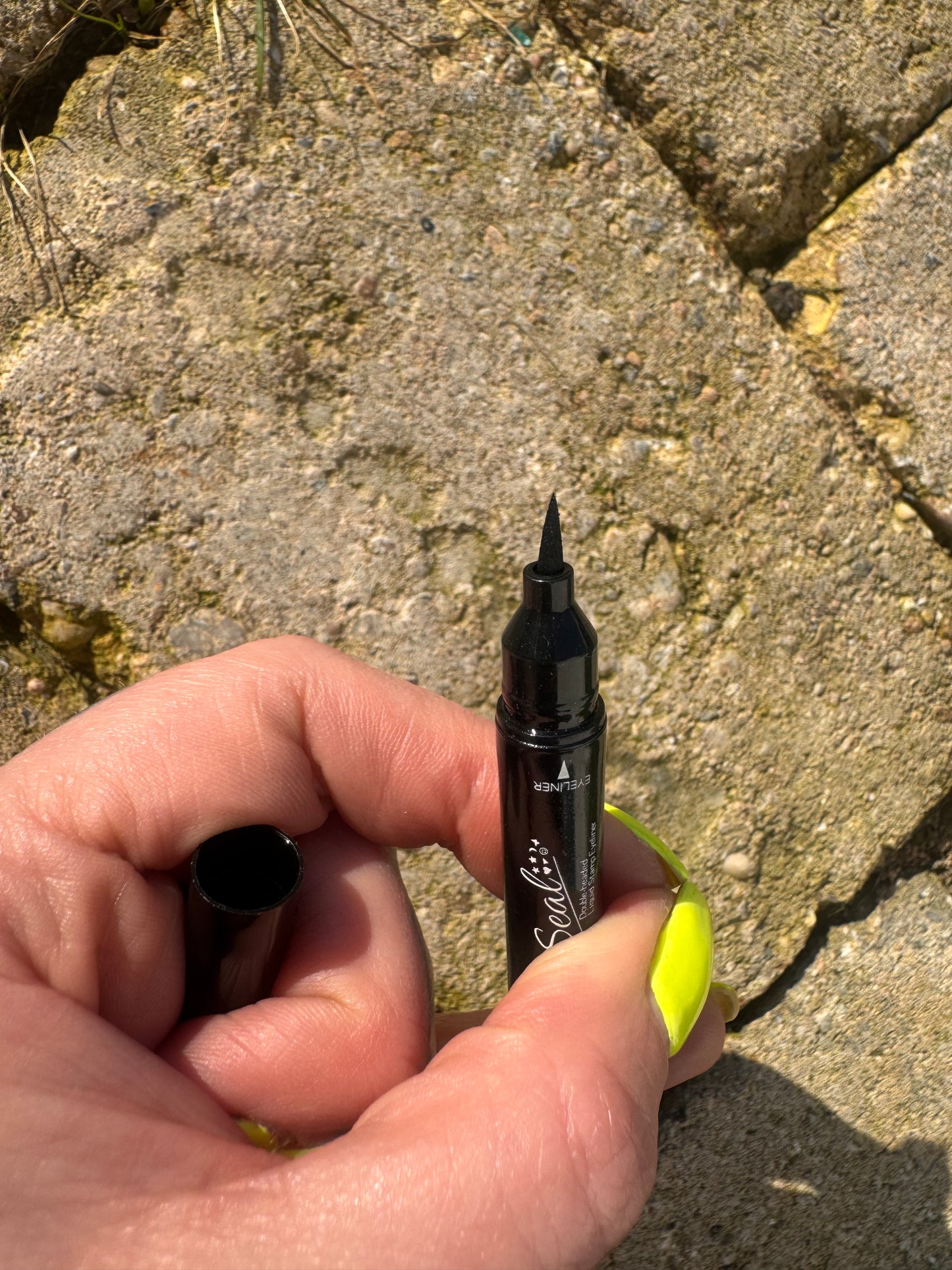 2in1 Eyeliner Stamp // STERN