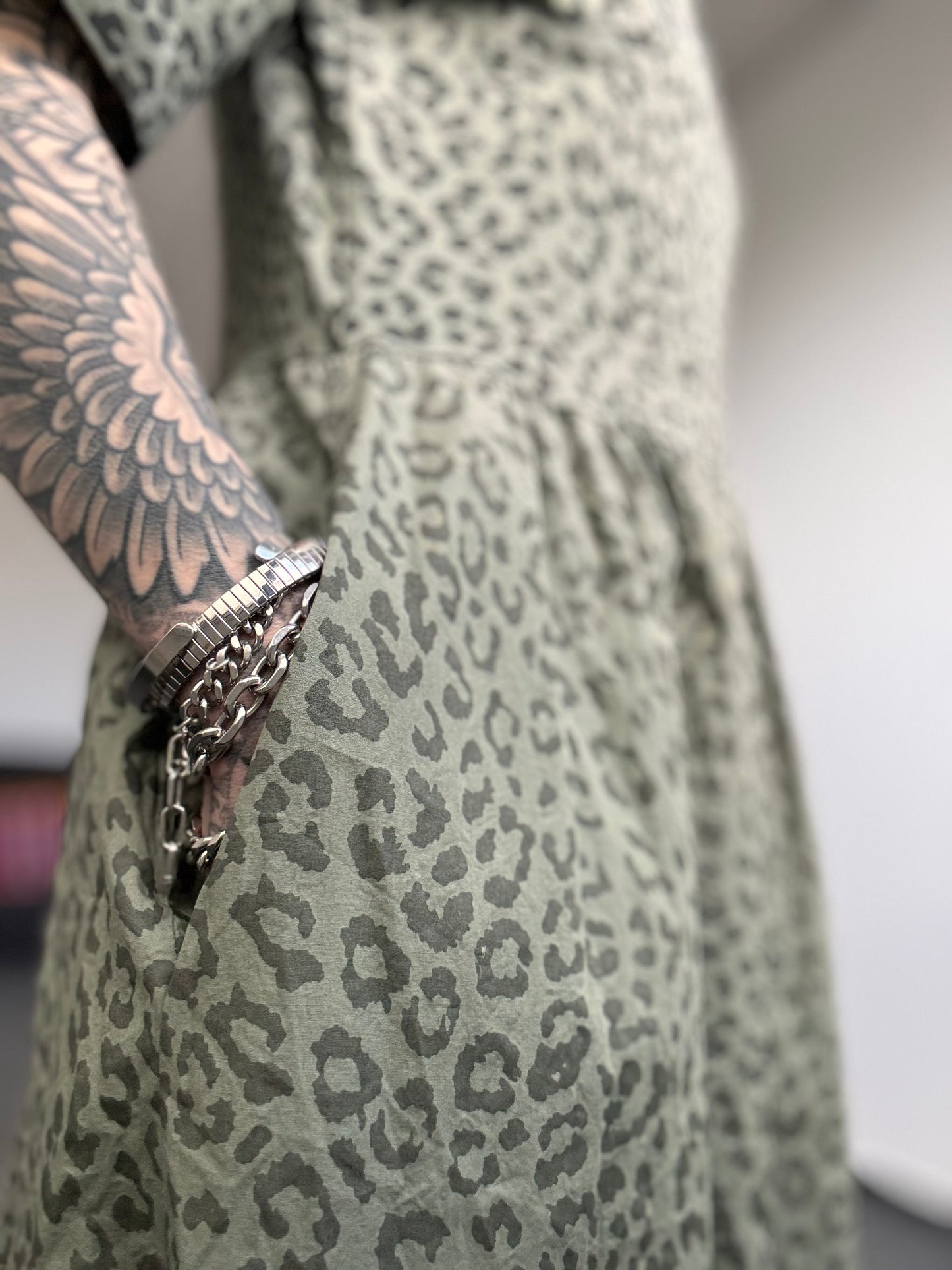 Kleid // LEO KHAKI