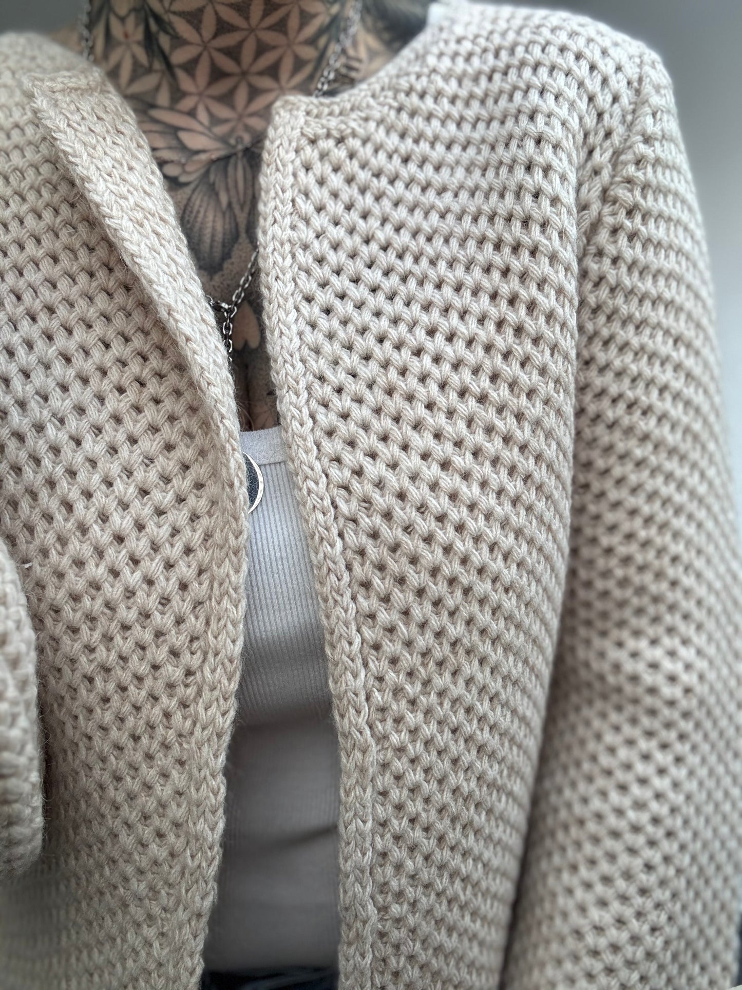 Strickjacke // VANILLA