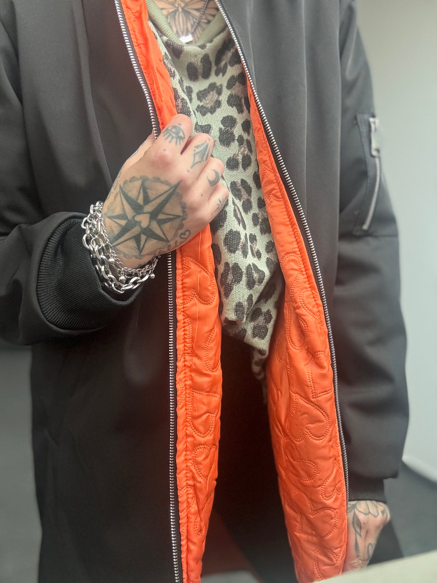 Mantel  // BOMBERSTYLE BLACK ORANGE 2.0