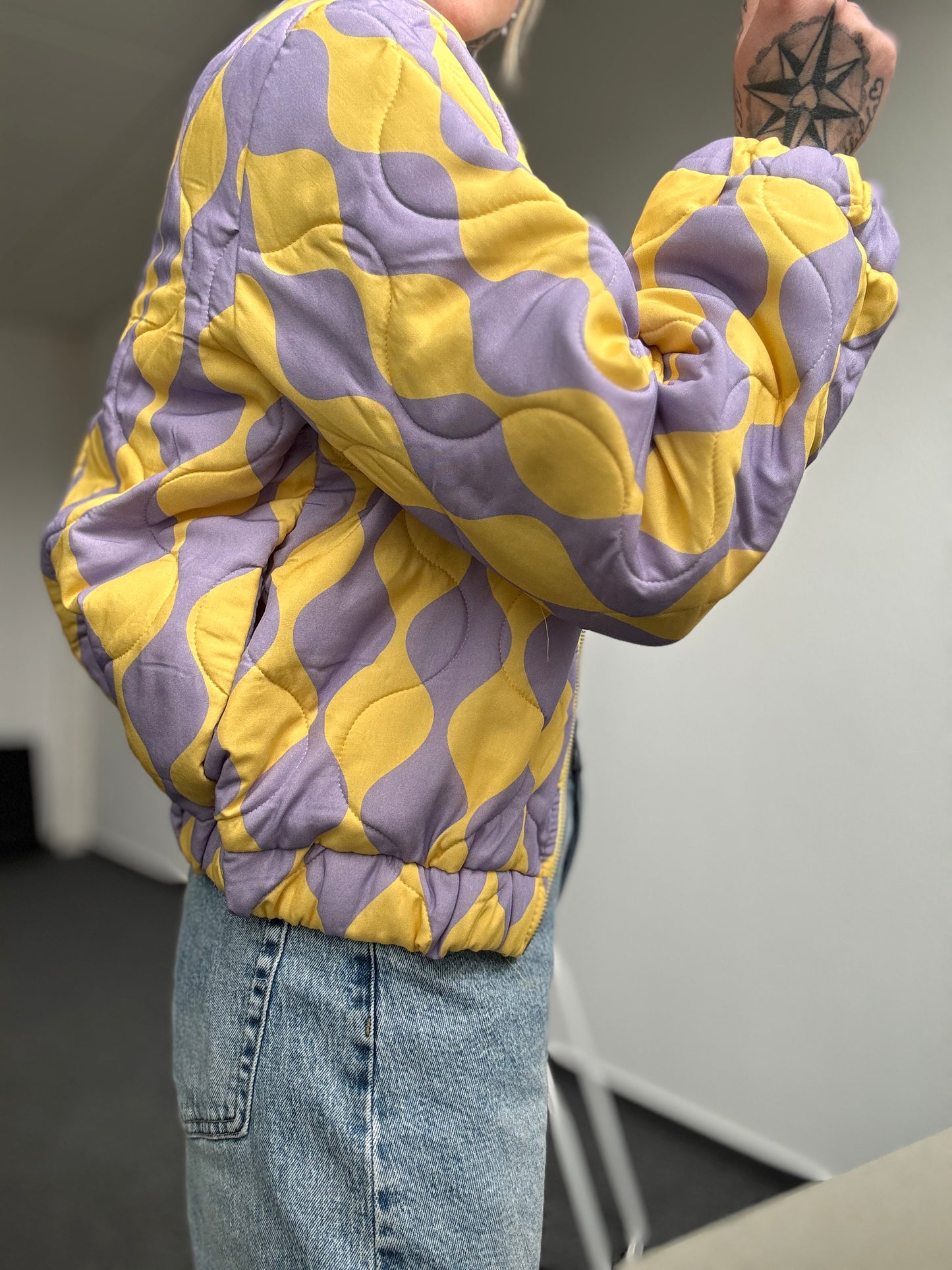 Steppjacke // GELB LILA