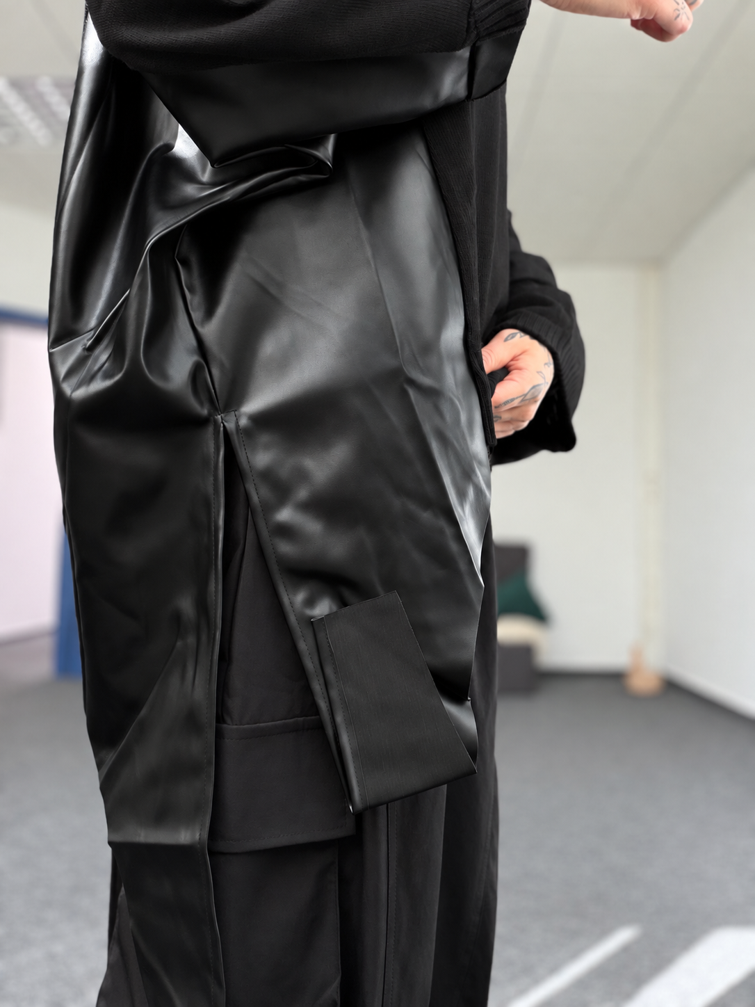 Oversize Pulli // CUT OUT