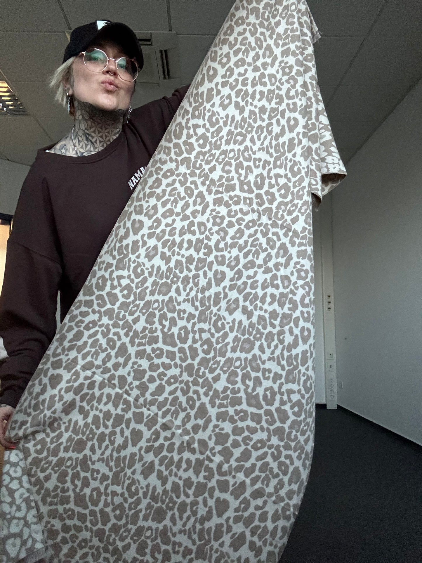 Schal // COZY LEO BEIGE