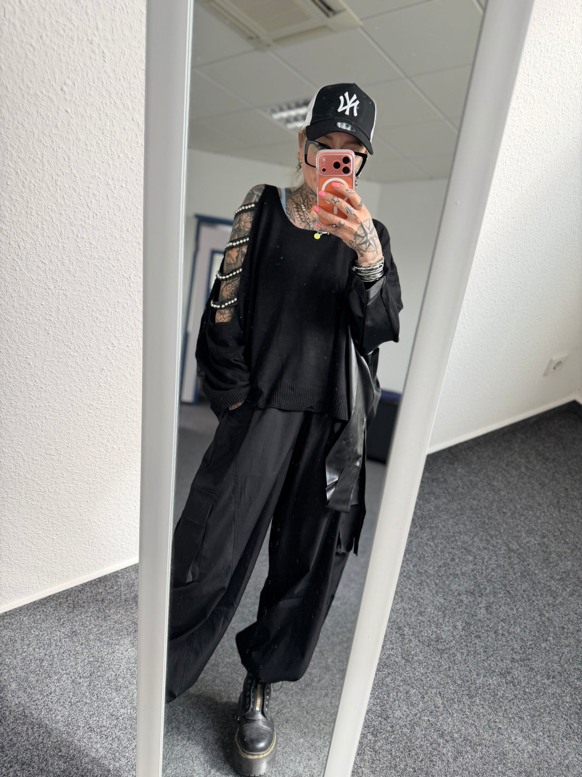 Oversize Pulli // CUT OUT