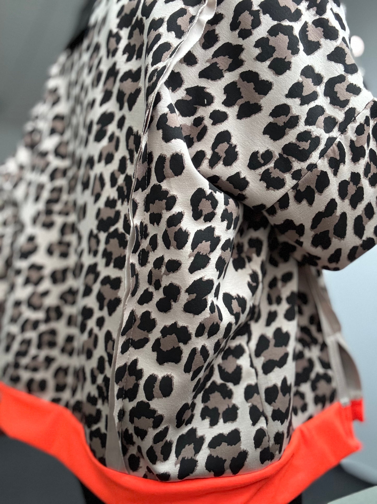 Sweater // GIRLS WHO LOVE LEO