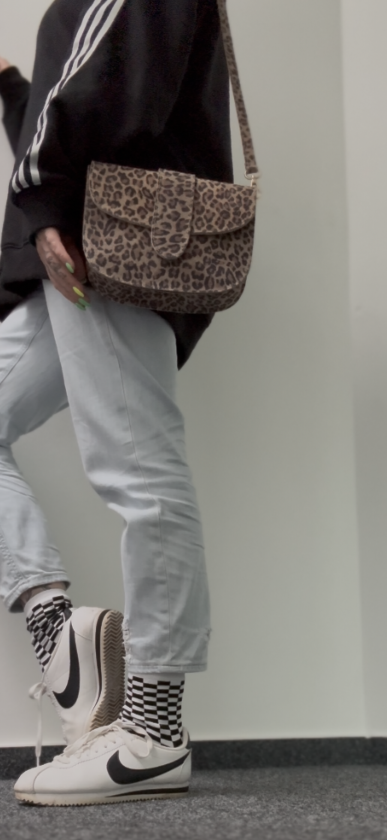 Crossbody Bag // LEOLIEBE VELOURS
