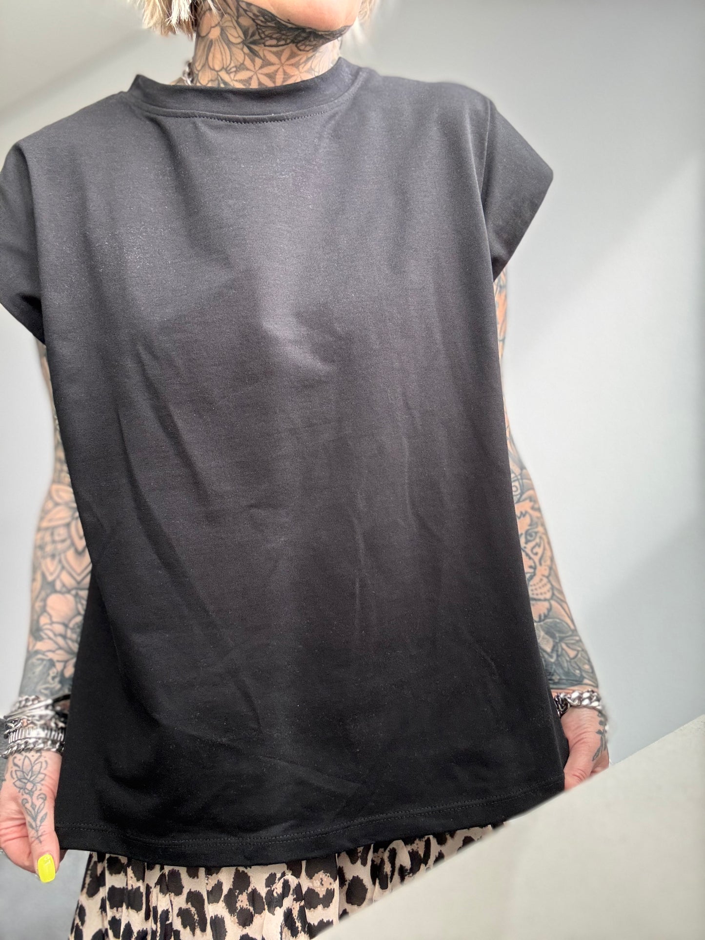Basic Oversize Shirt // BLACK IS MY FAV COLOR
