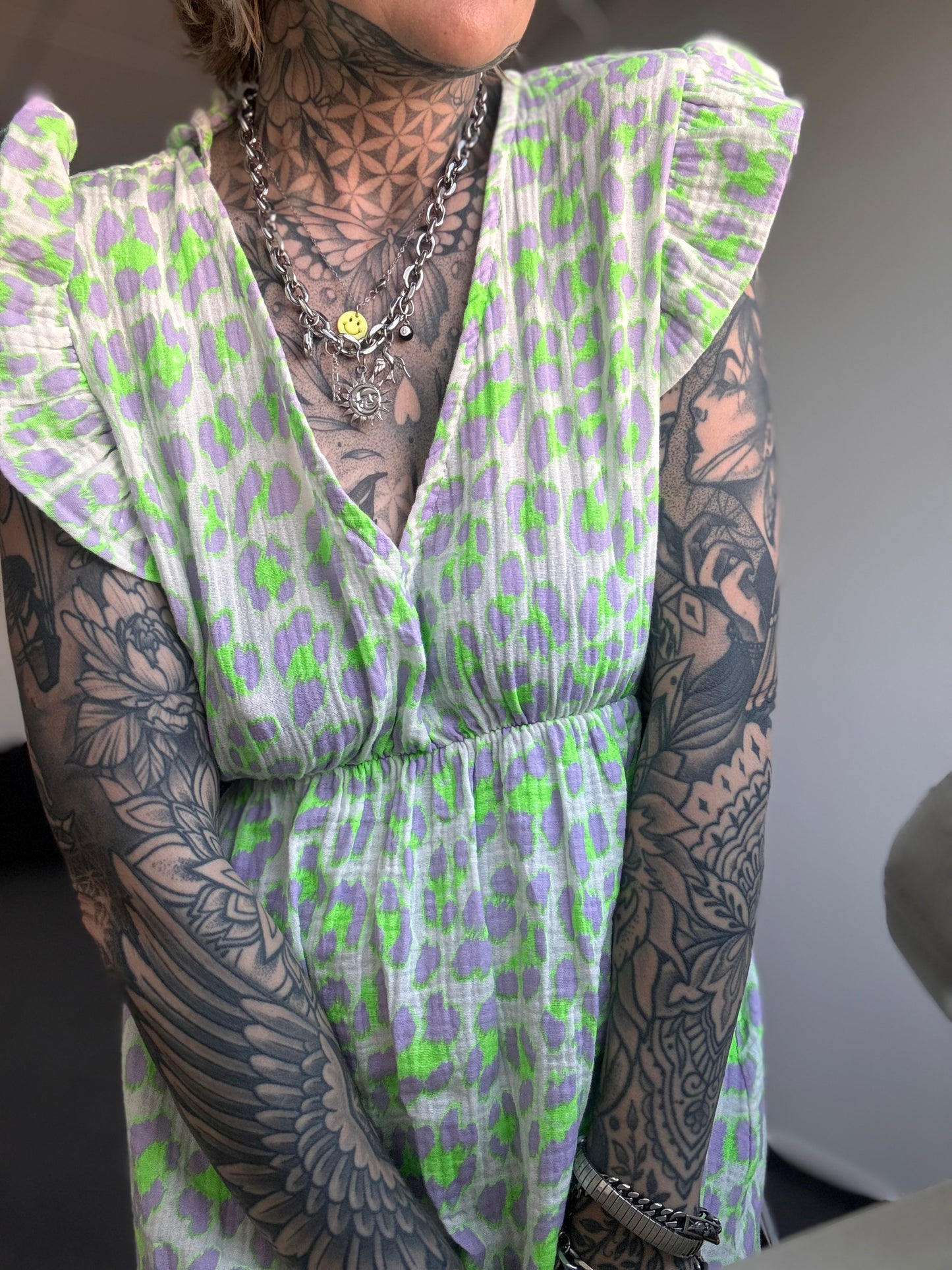 Musselinkleid  // LEO LAVENDEL GREEN