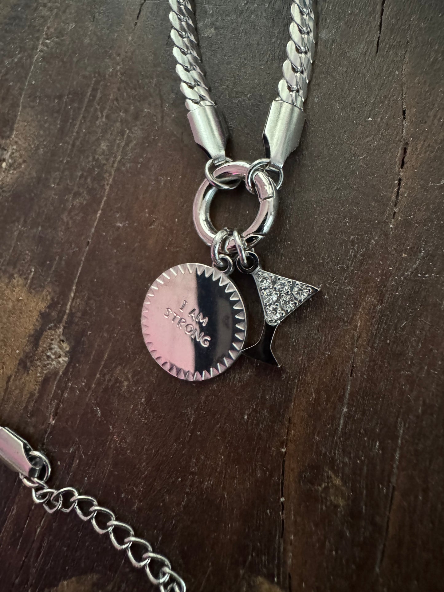 Kette // I AM STRONG