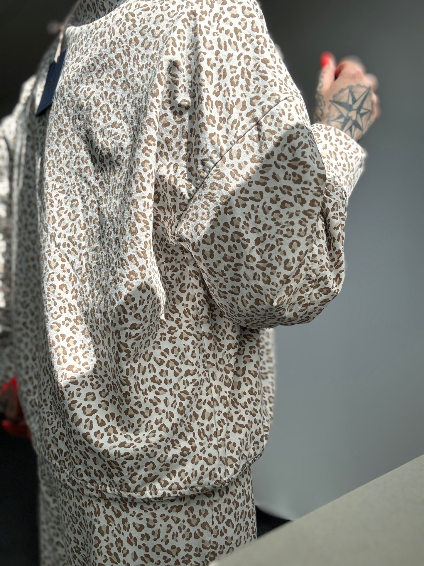 SWEATER // LEO CREME