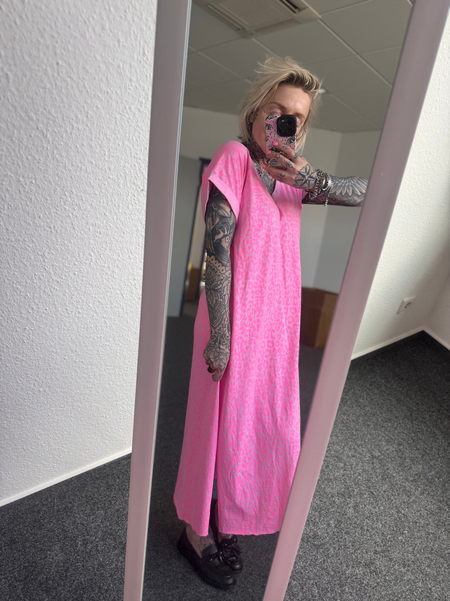 KLEID  // BASIC LEO