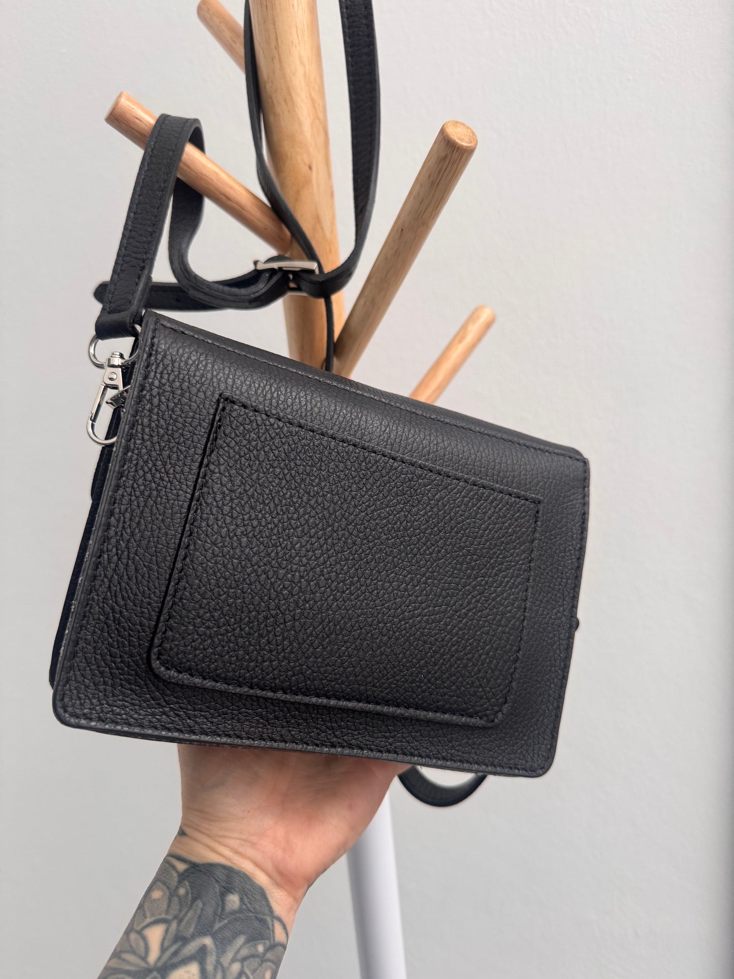 Small Crossbody // SCHWARZ