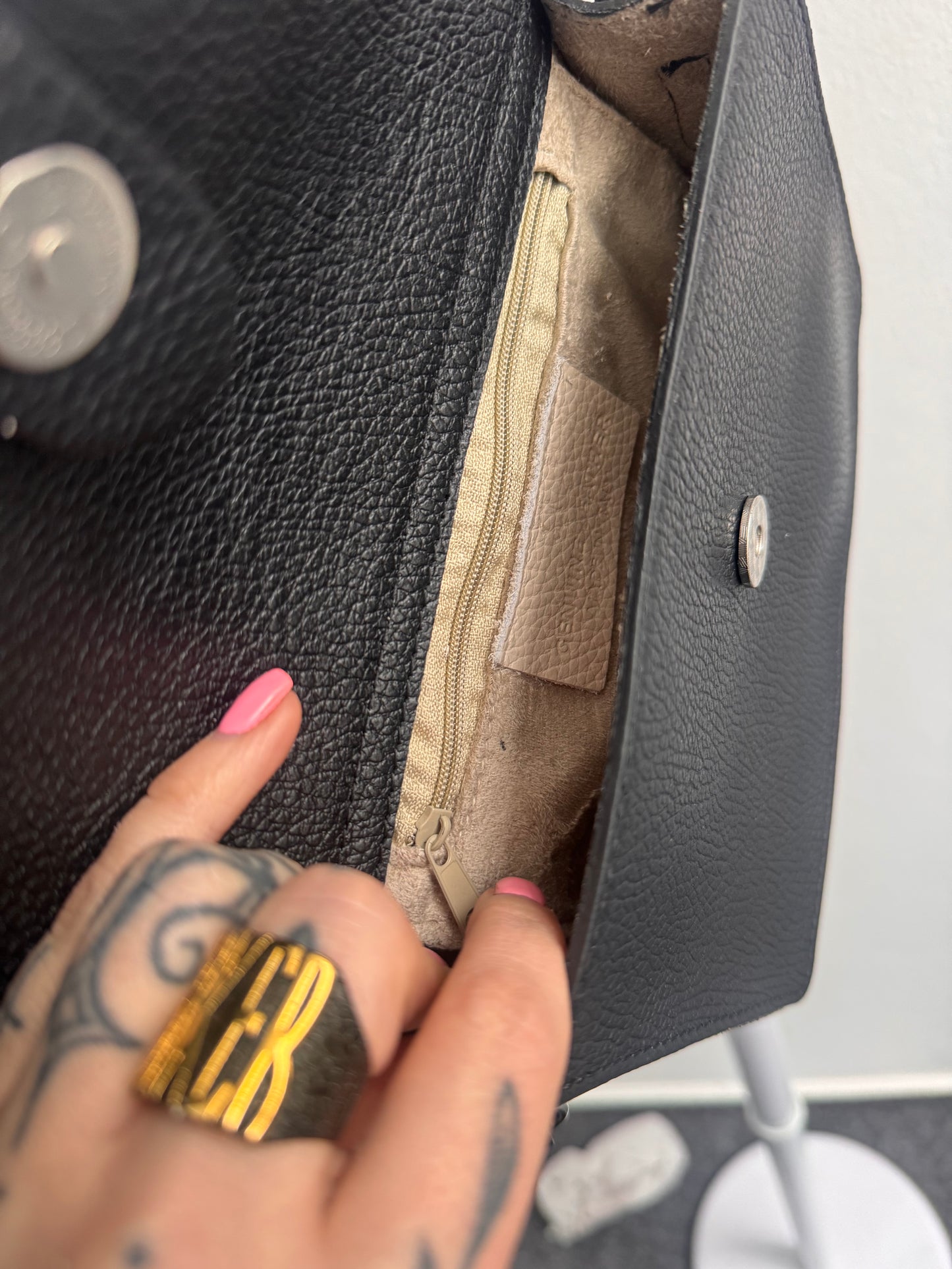 Small Crossbody // SCHWARZ