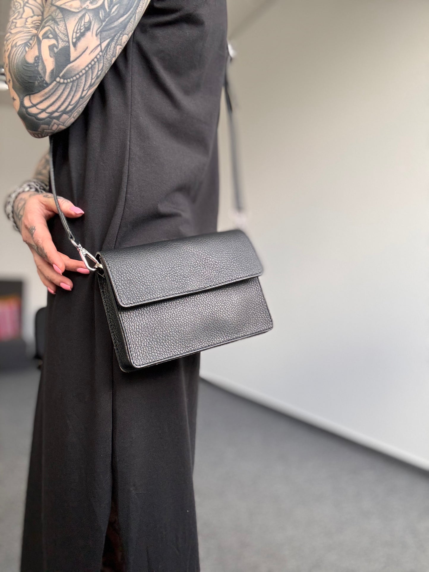 Small Crossbody // SCHWARZ