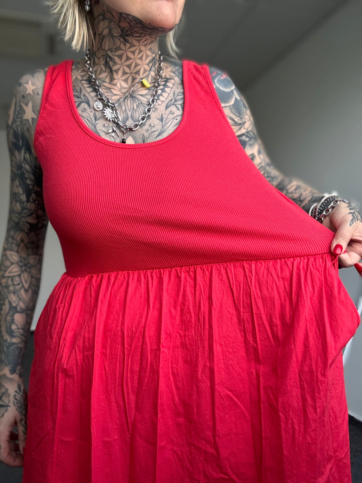 Kleid  // LADY IN RED
