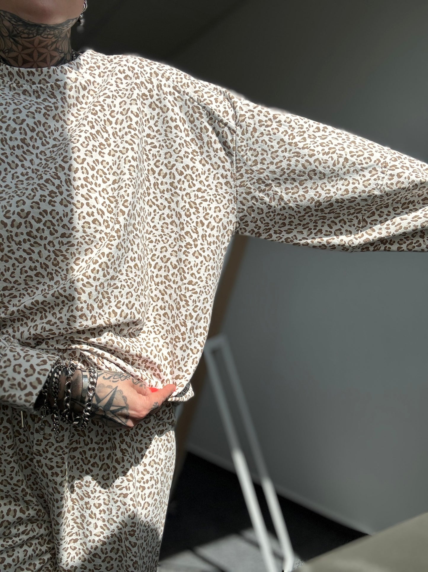 SWEATER // LEO CREME