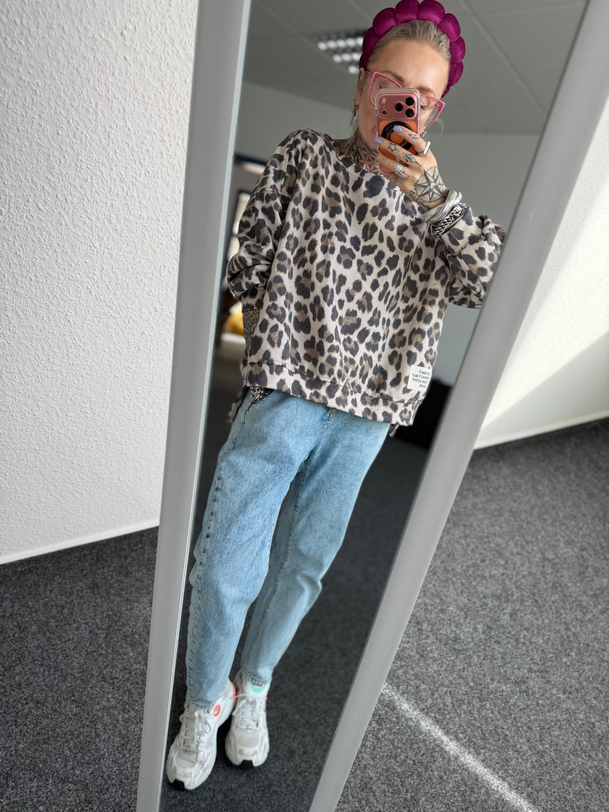 Sweater // LEO HELL WASHED