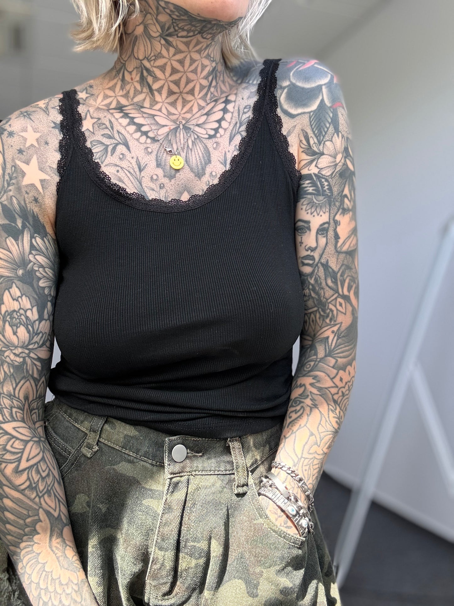 Top Rundhals // BLACK BASIC