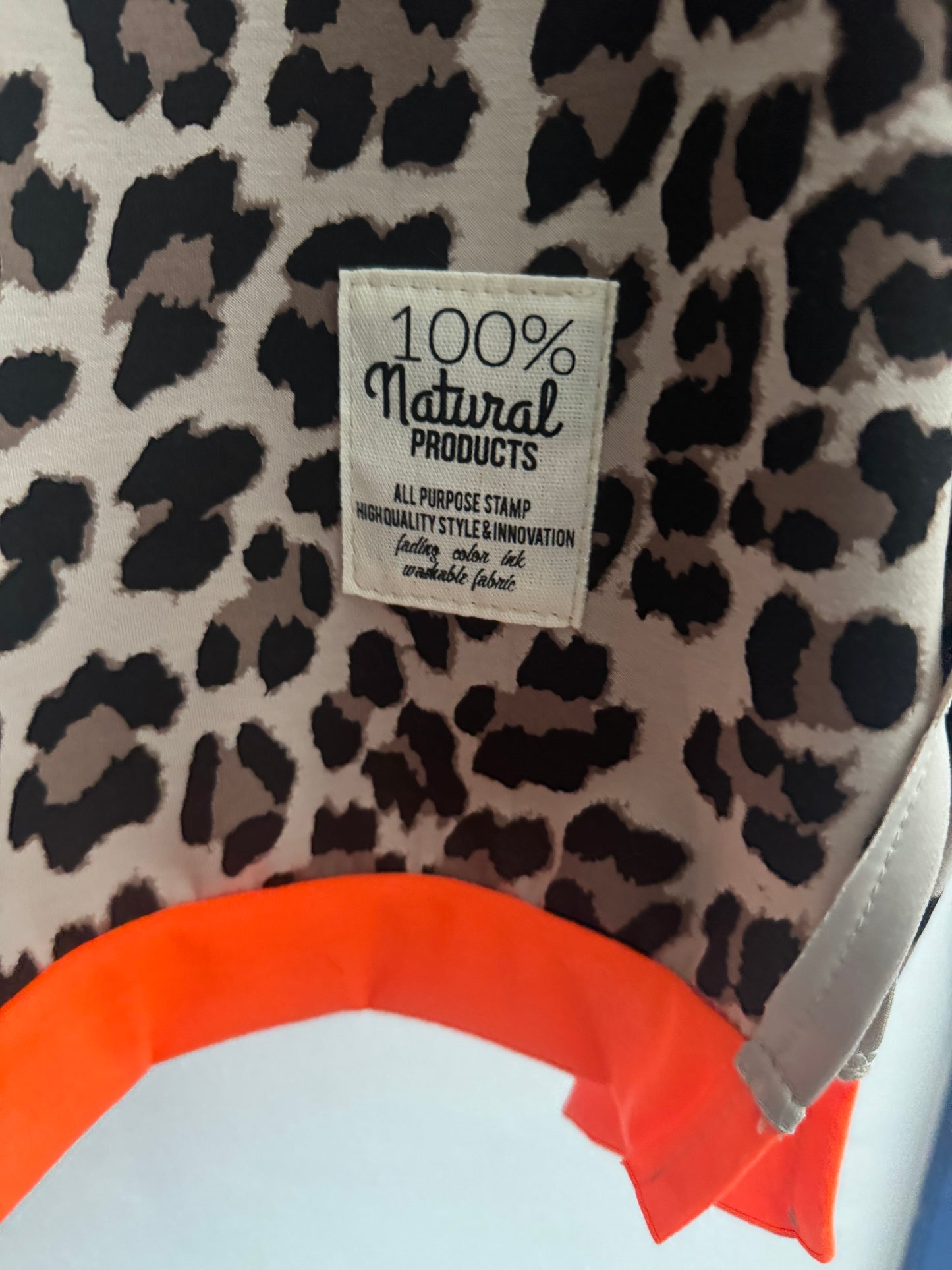 Sweater // GIRLS WHO LOVE LEO