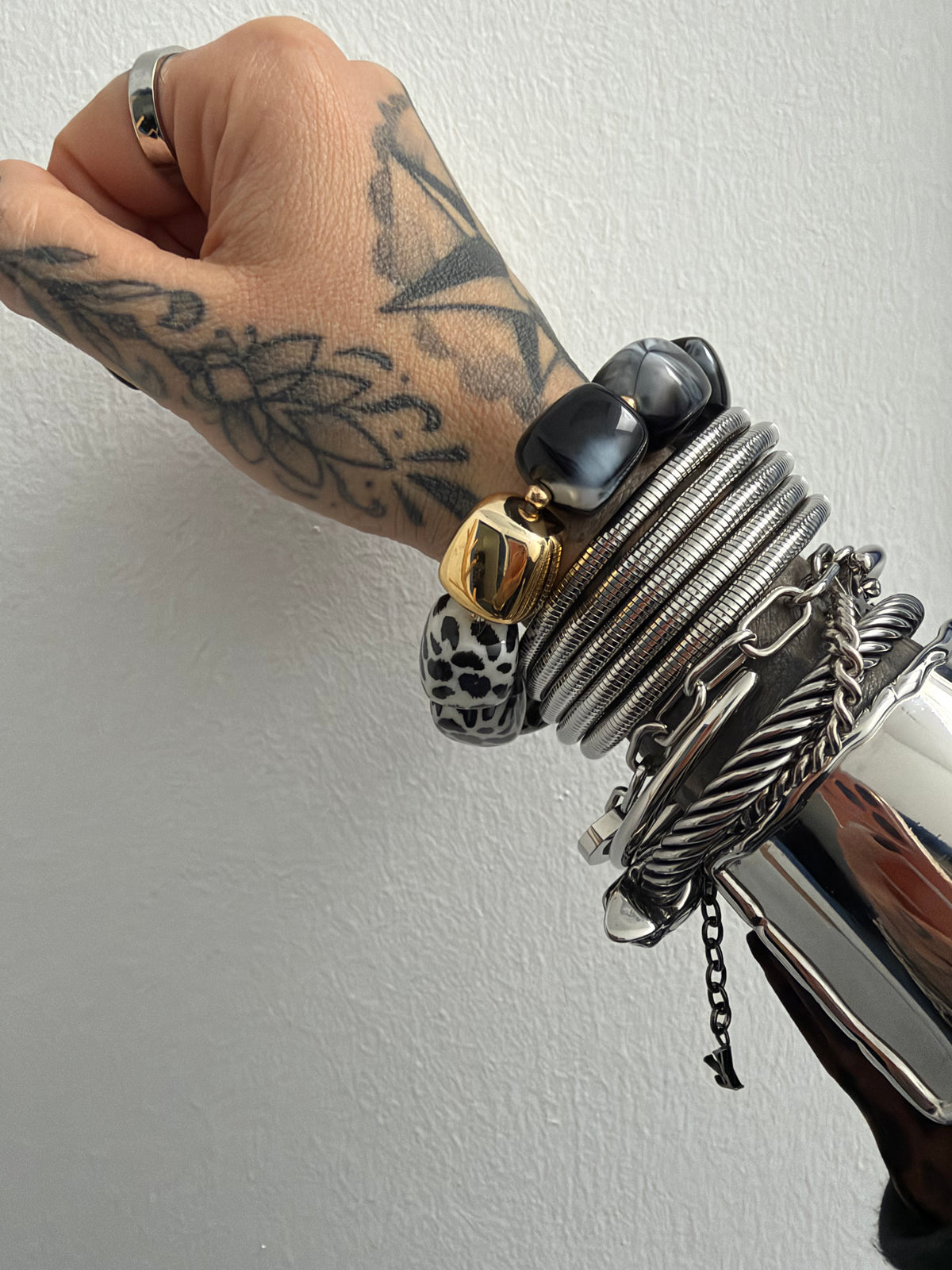 Armband // LEO versch. Farben