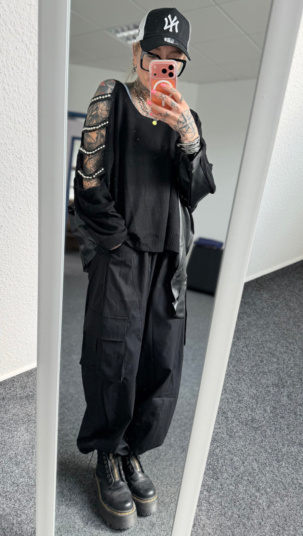 Oversize Pulli // CUT OUT