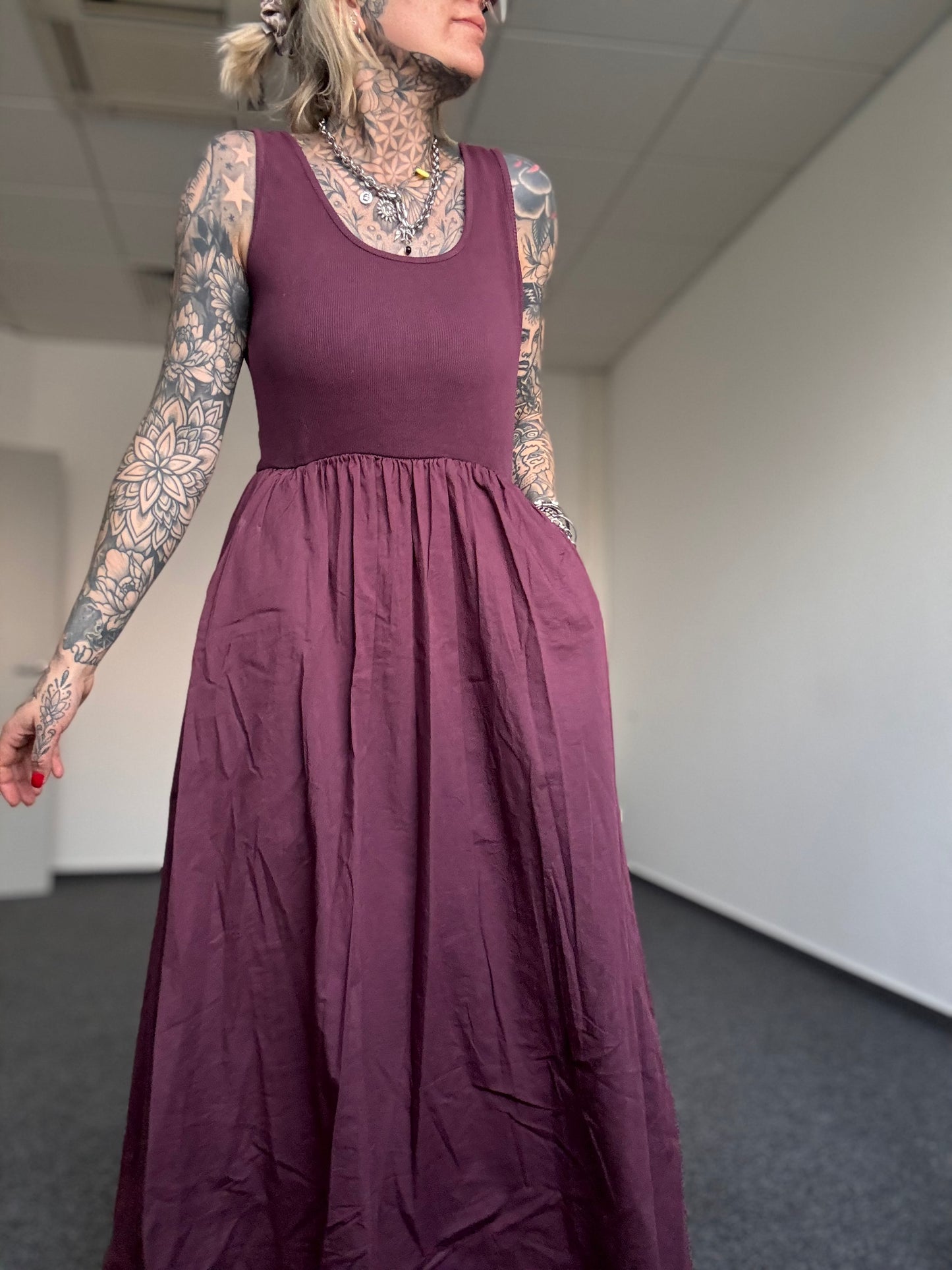 Kleid  // LADY IN BORDEAUX