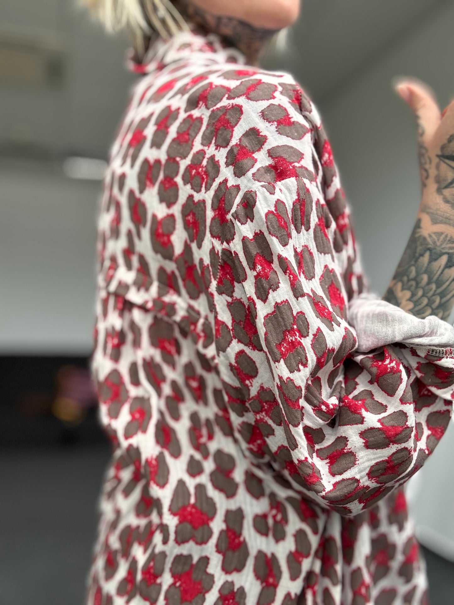 Musselin Oversize Bluse langarm //  LEO ROT BRAUN