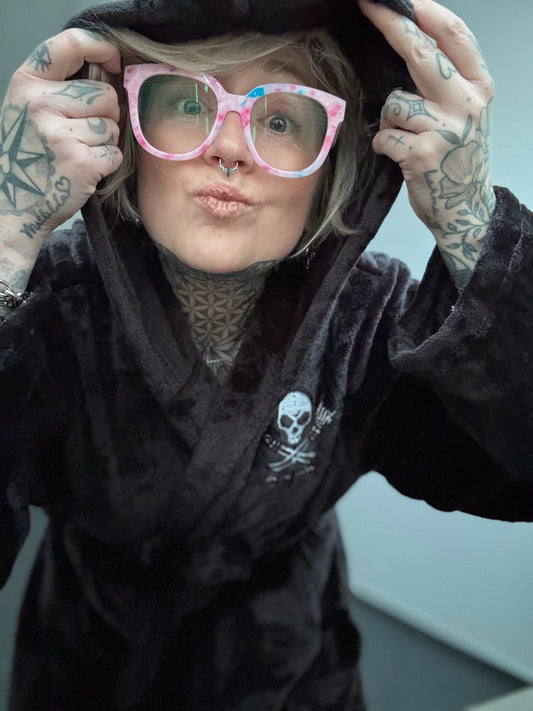 Bademantel // ONTHEROCKS BLACK