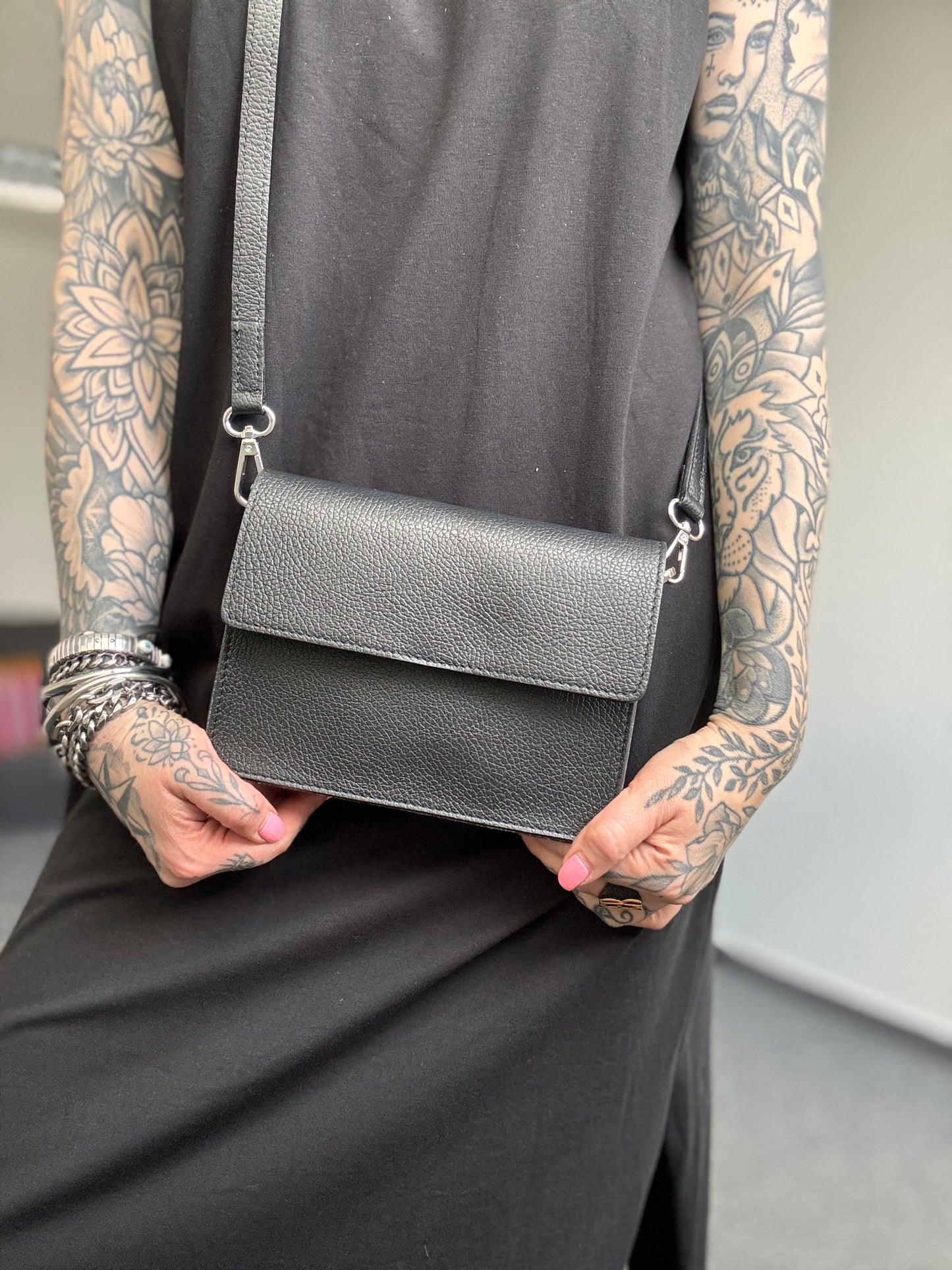 Small Crossbody // SCHWARZ