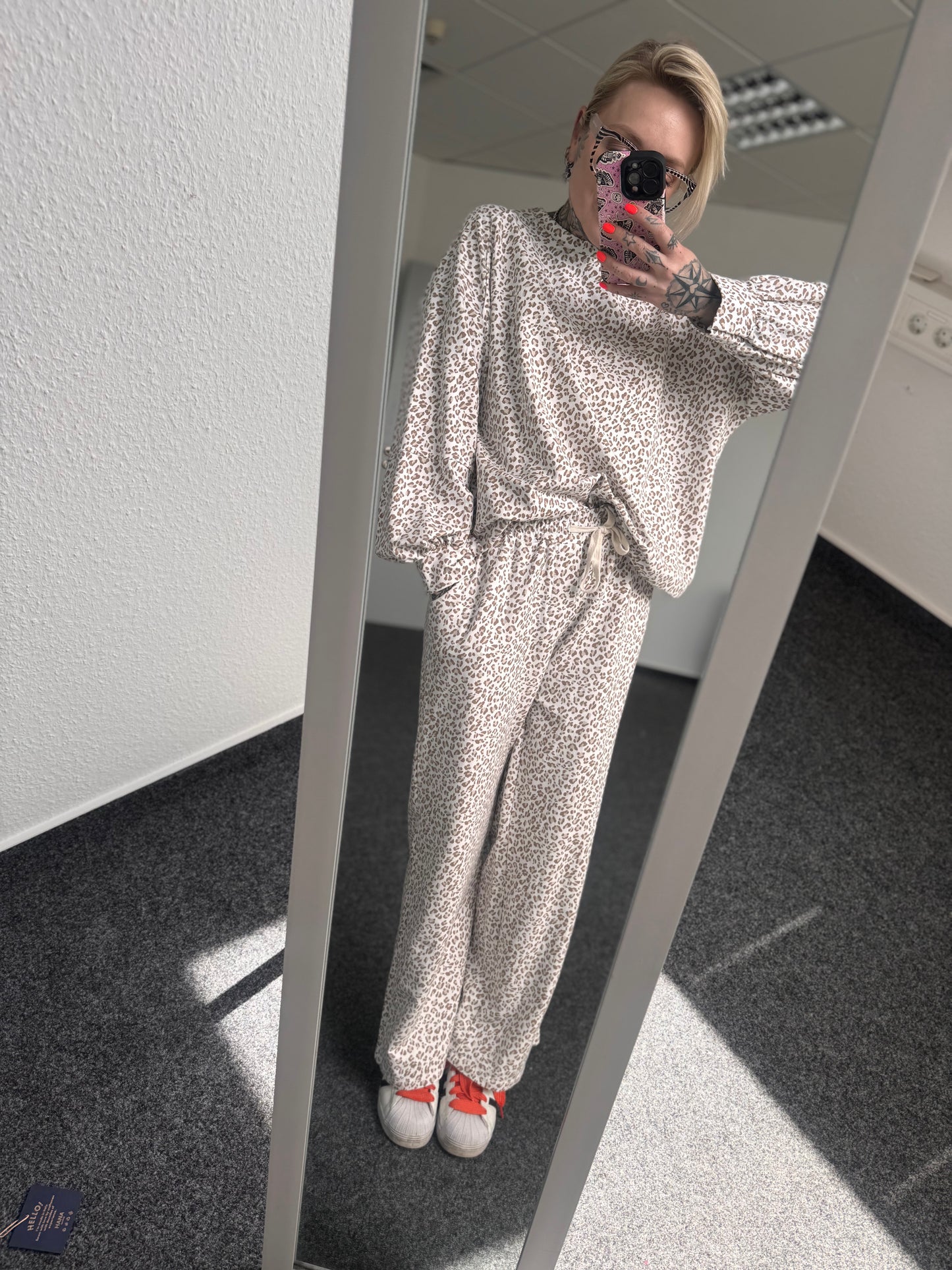SWEATER // LEO CREME