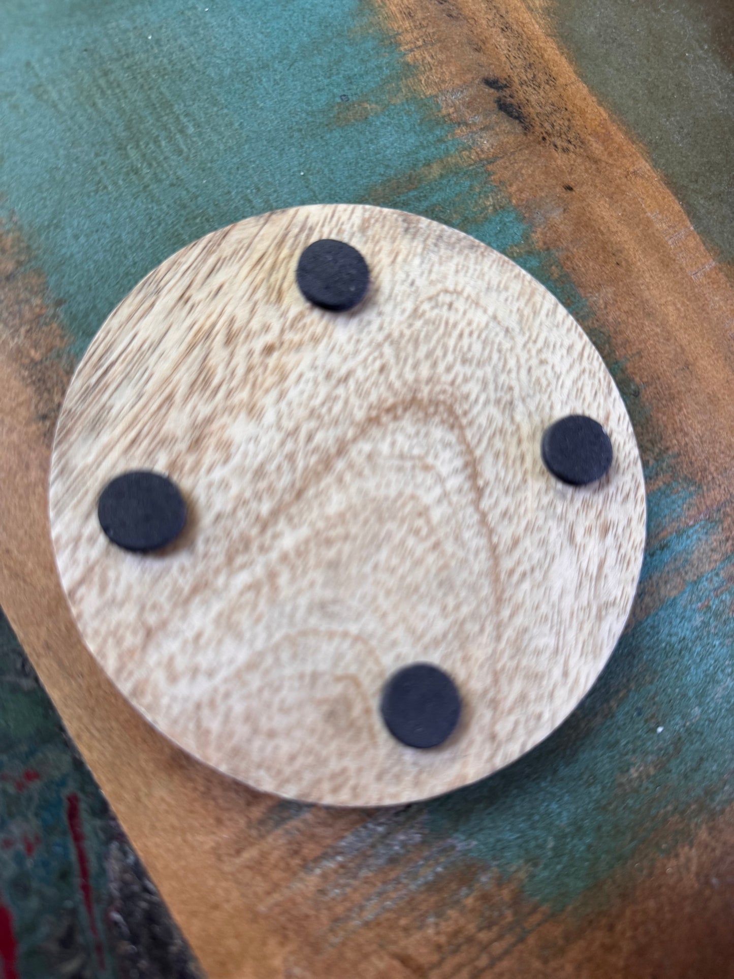 Räucherhalter // MANGOHOLZ ROSA MONDSTEIN WEIBLICHKEIT