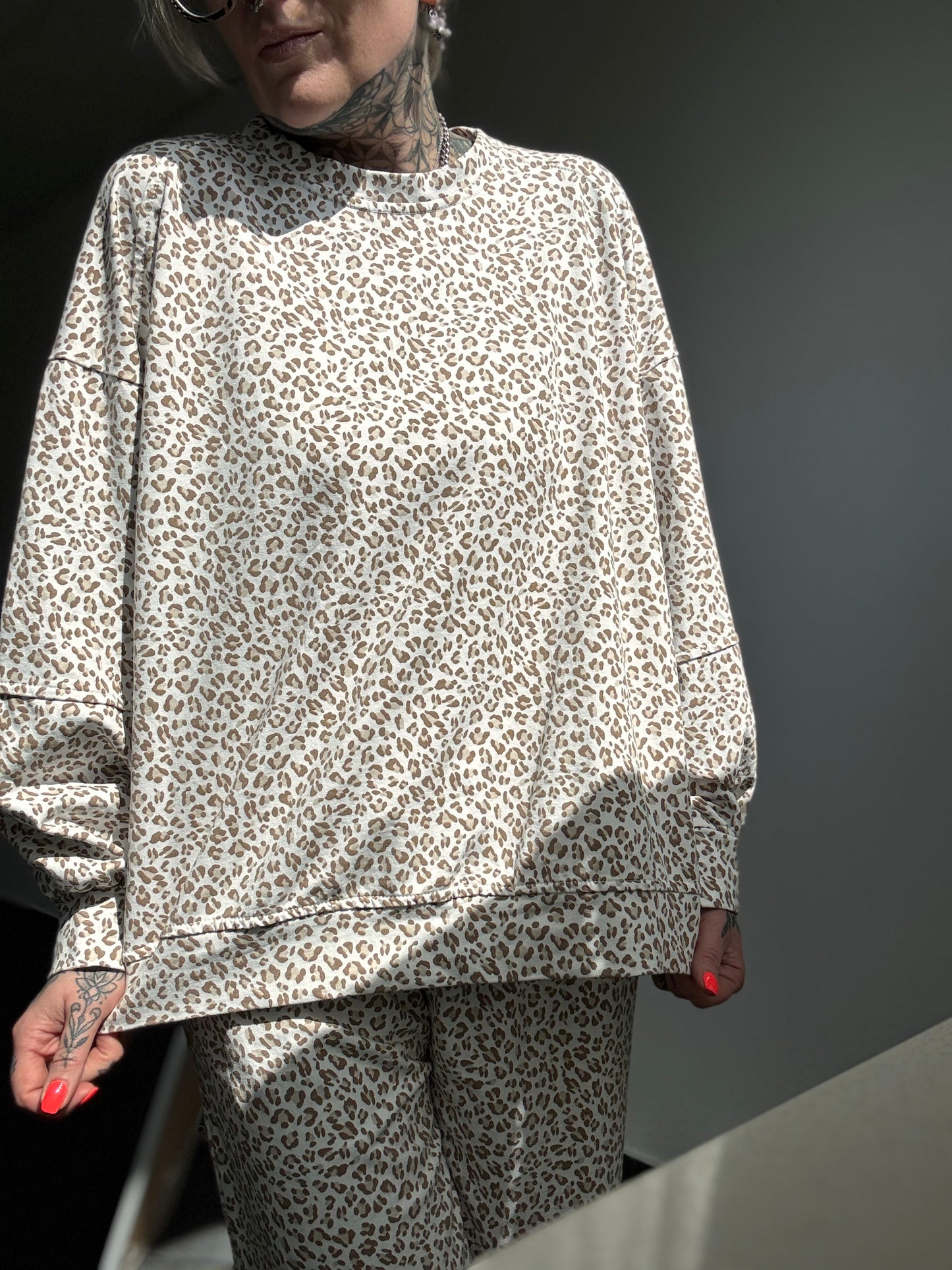 SWEATER // LEO CREME