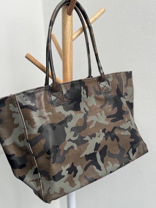 Shopper // CAMOUFLAGE