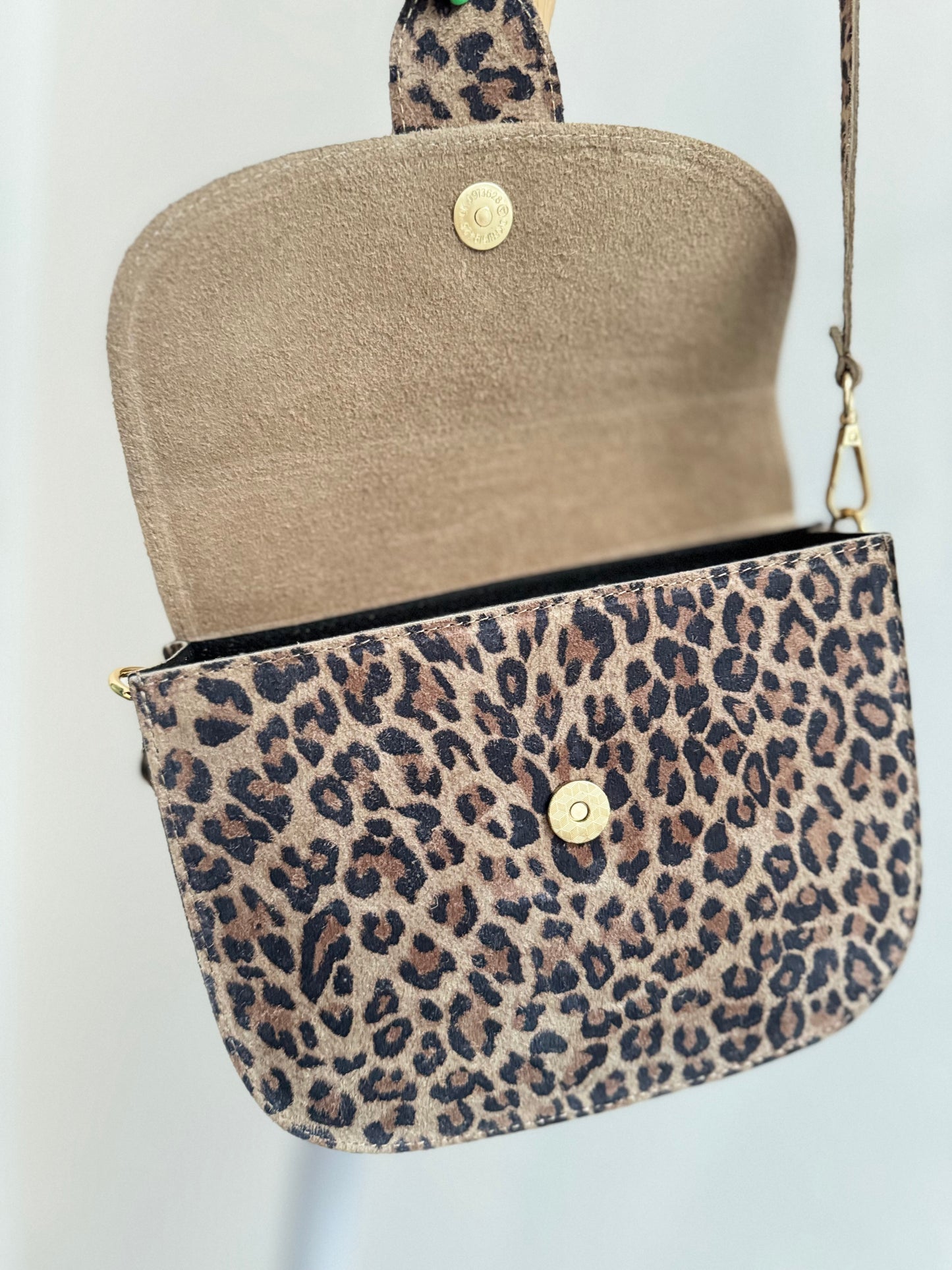 Crossbody Bag // LEOLIEBE VELOURS