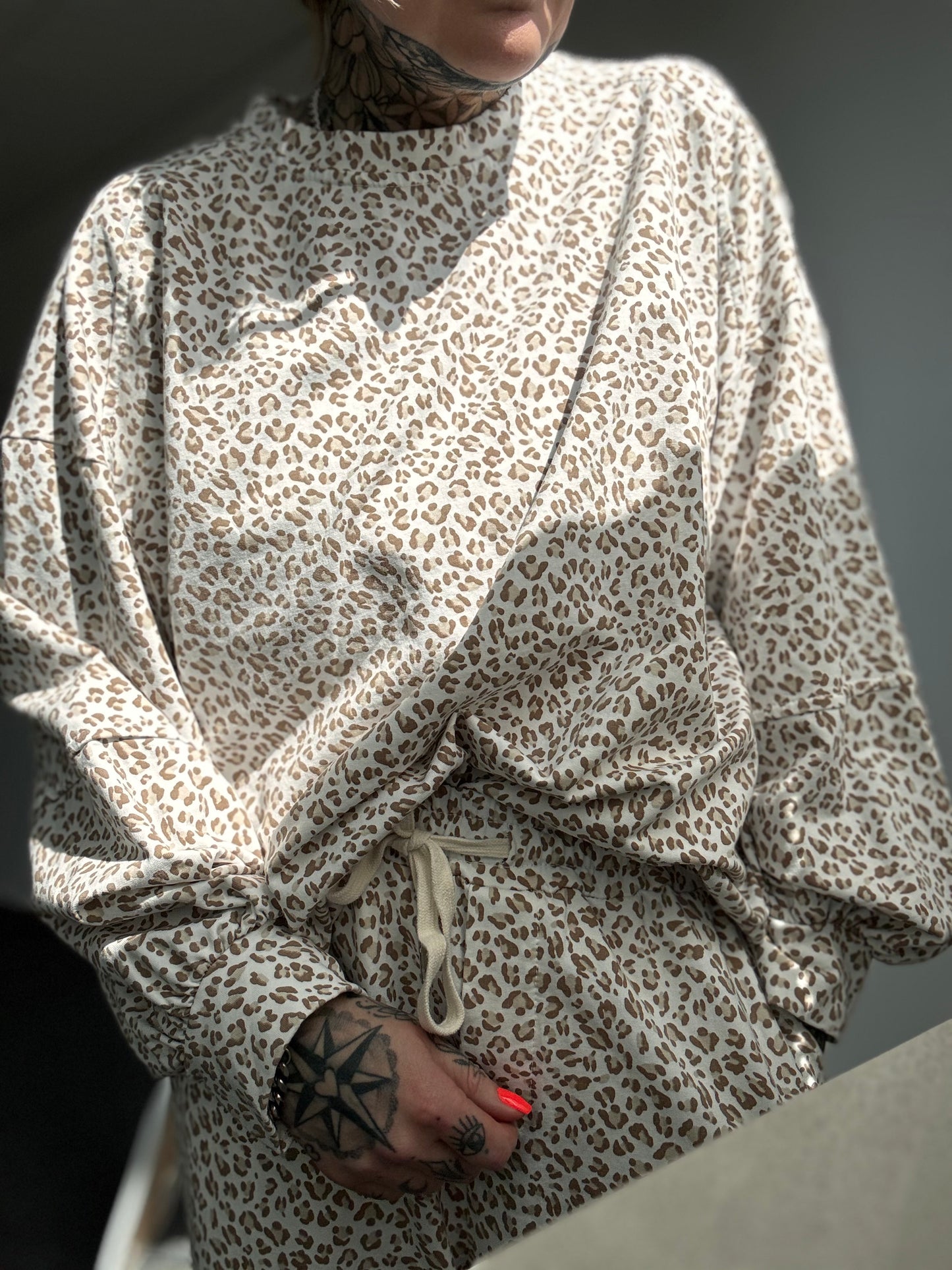 SWEATER // LEO CREME