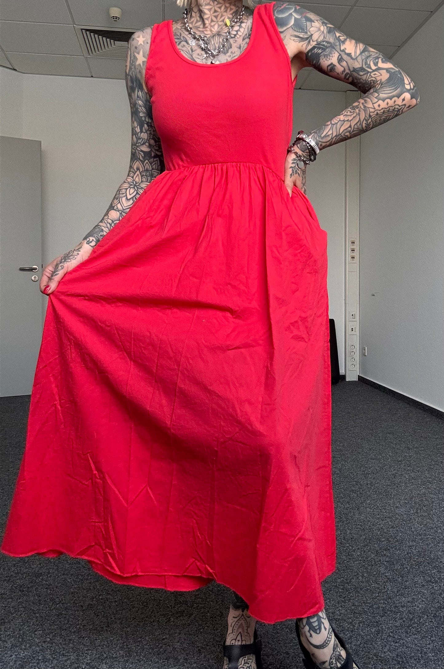 Kleid  // LADY IN RED