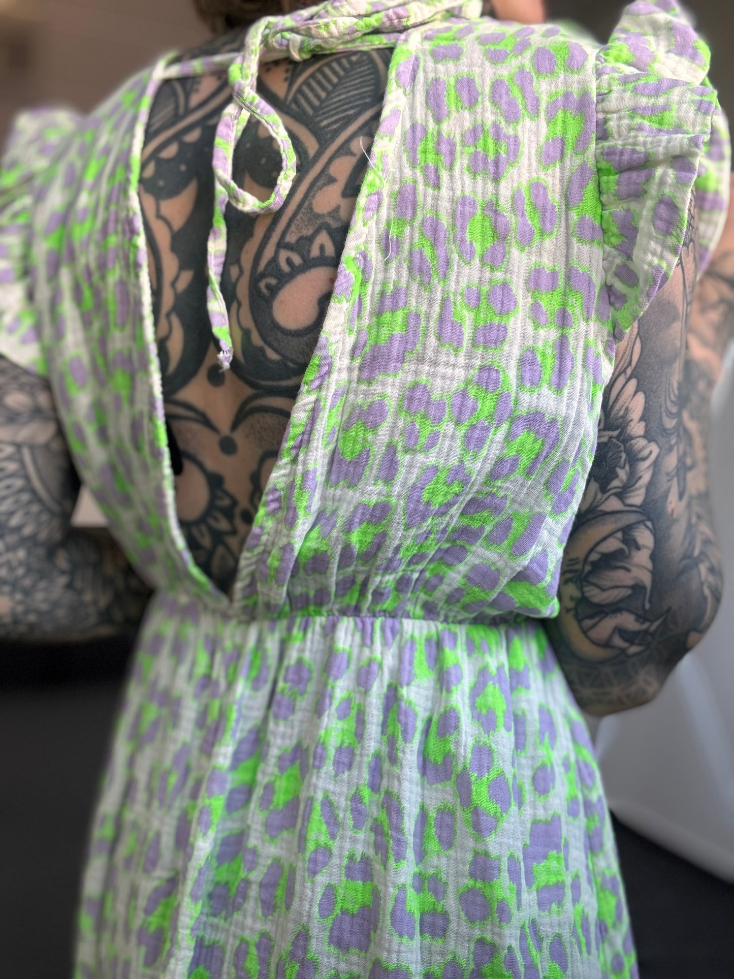 Musselinkleid  // LEO LAVENDEL GREEN