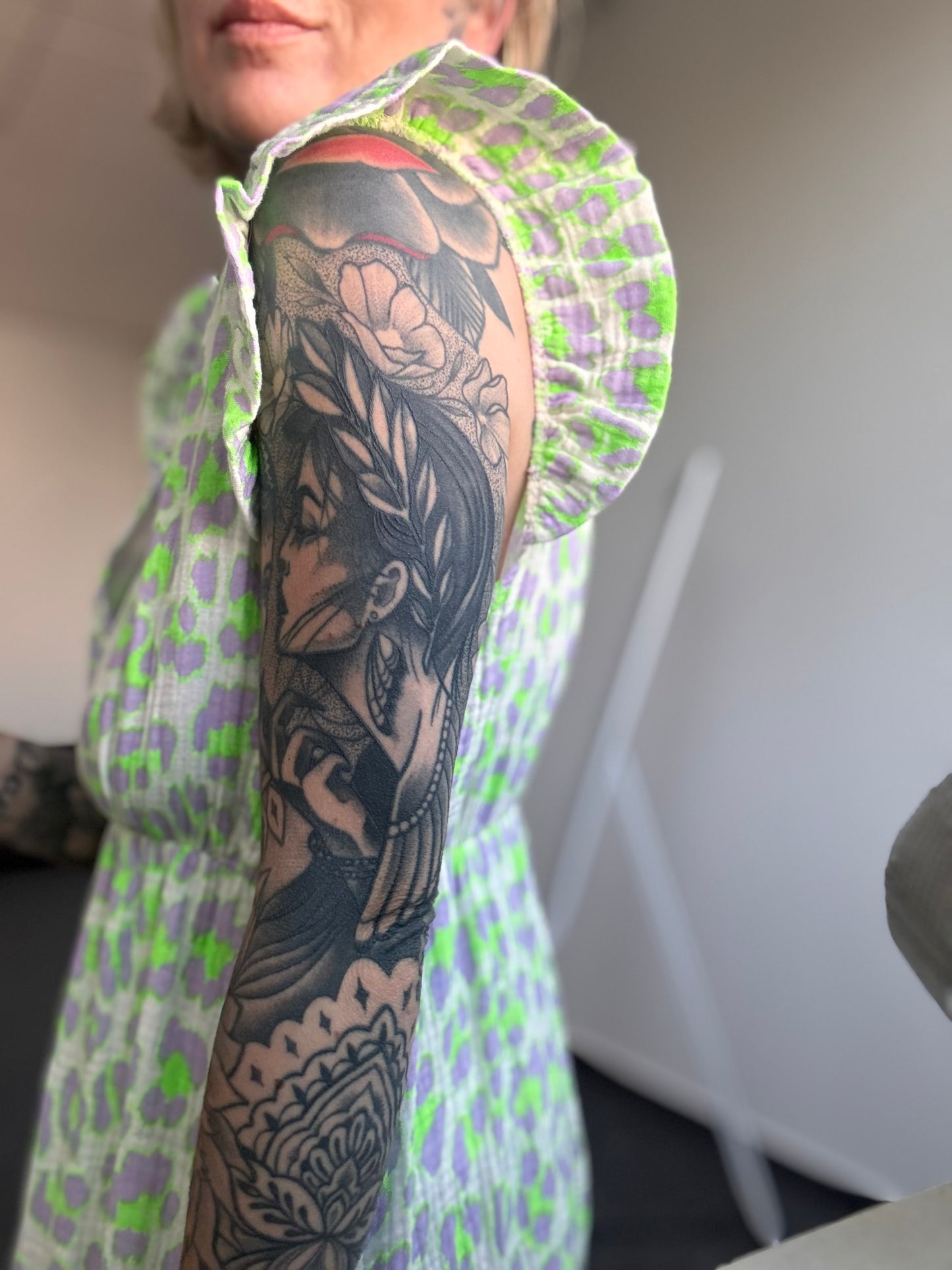 Musselinkleid  // LEO LAVENDEL GREEN