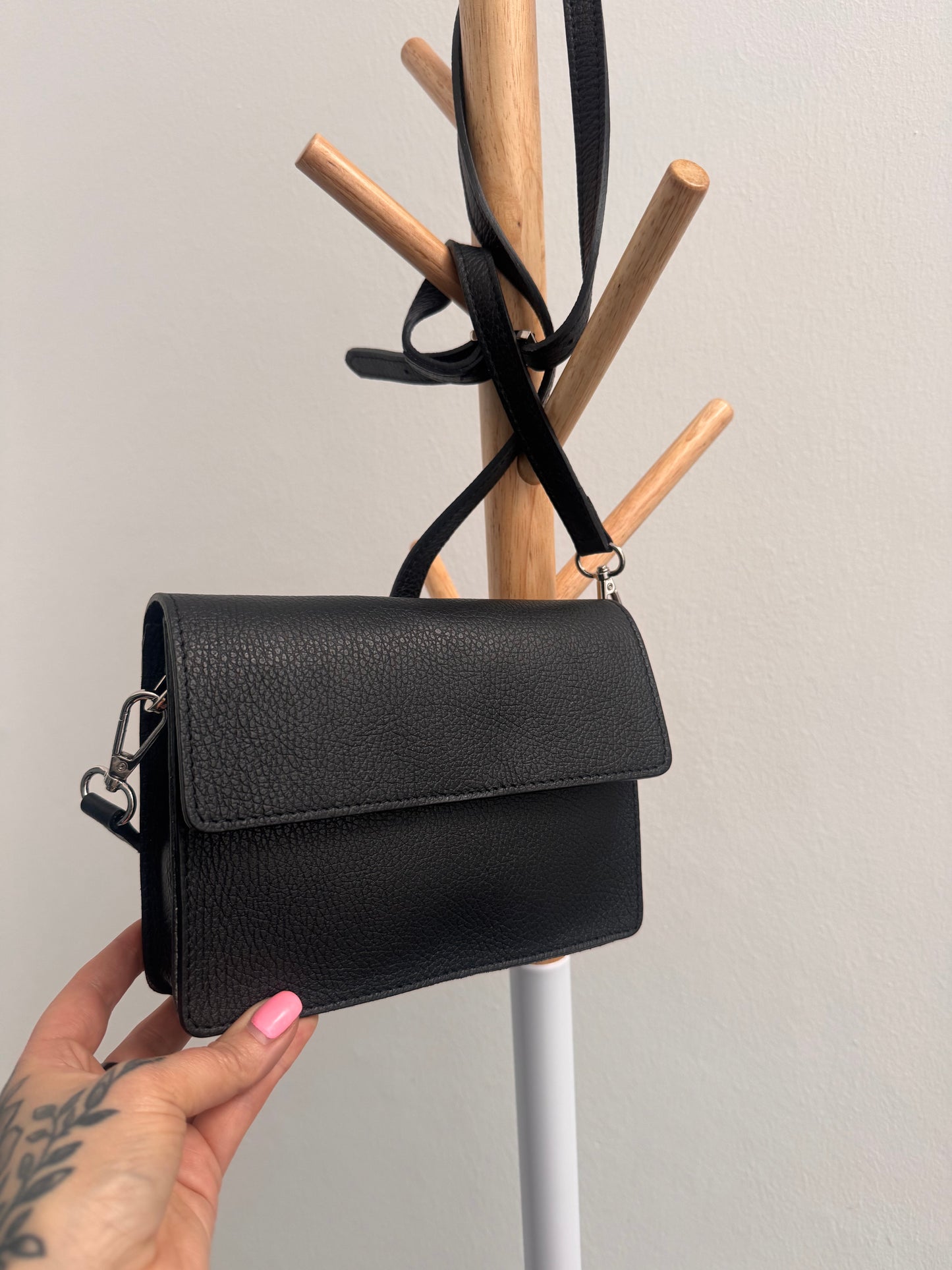 Small Crossbody // SCHWARZ