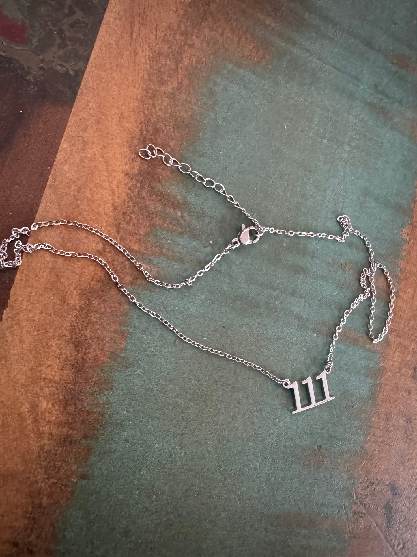 Kette // 111 ENGELSZAHL