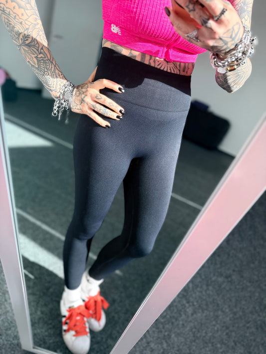 Gymleggings // BLACK