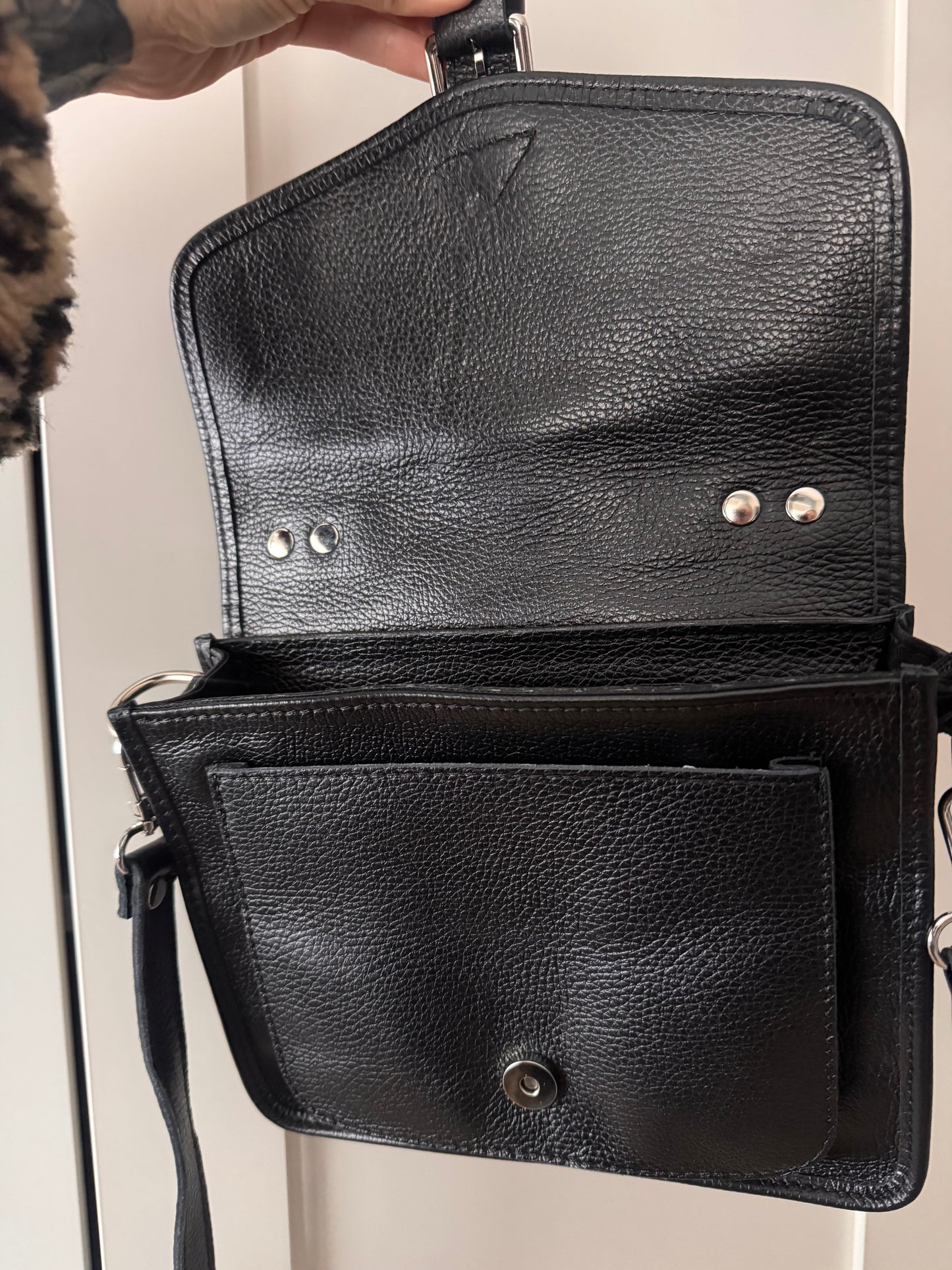 Retro Crossbody Bag // SCHWARZ