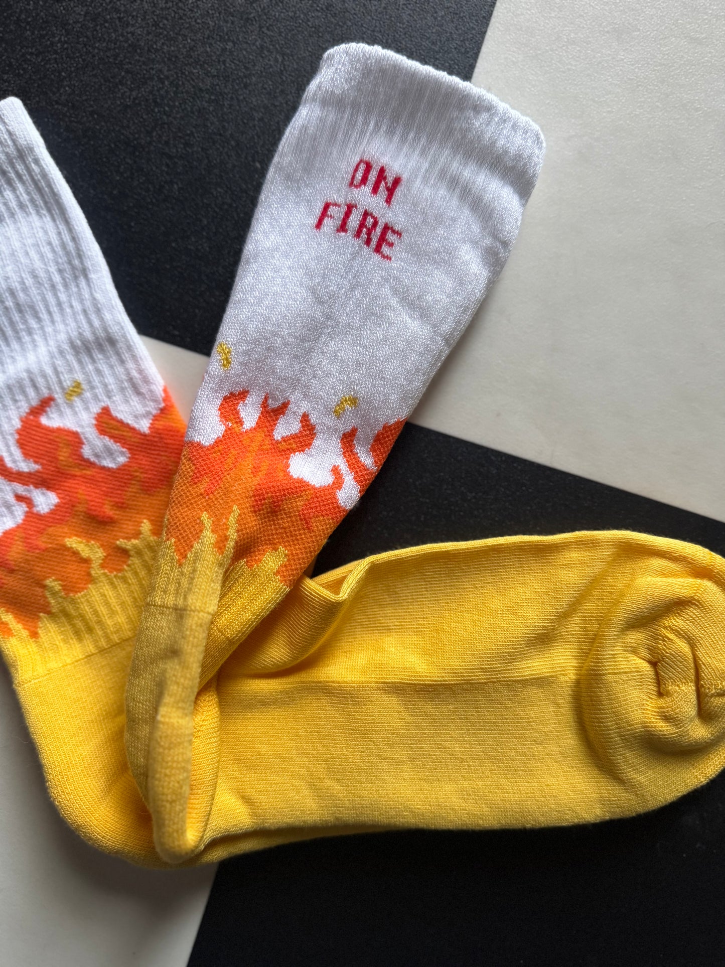 Socken // ON FIRE